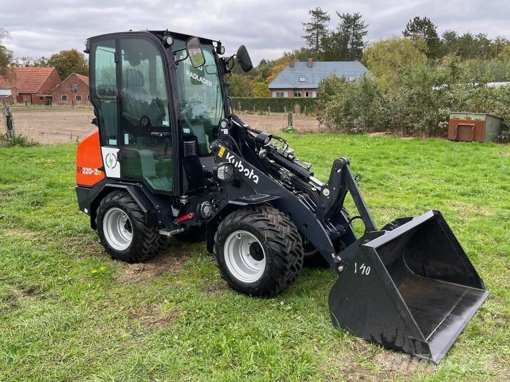 Kubota RT220-2e Iekrāvēji uz riteņiem