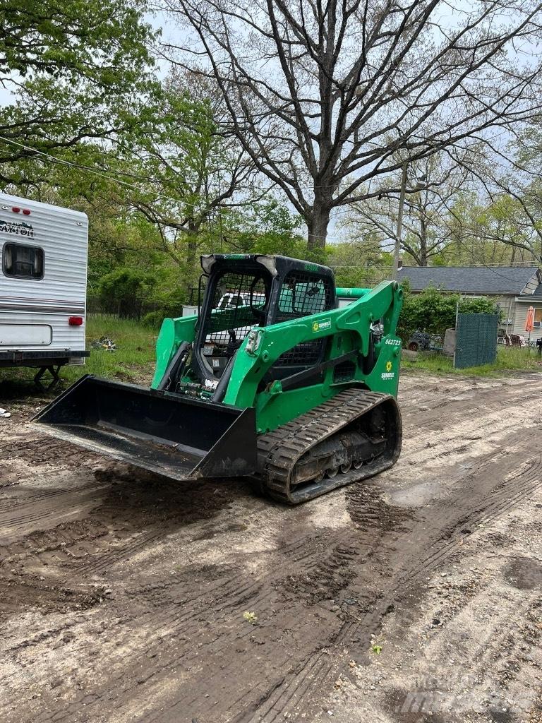 Bobcat T740 Lietoti riteņu kompaktiekrāvēji