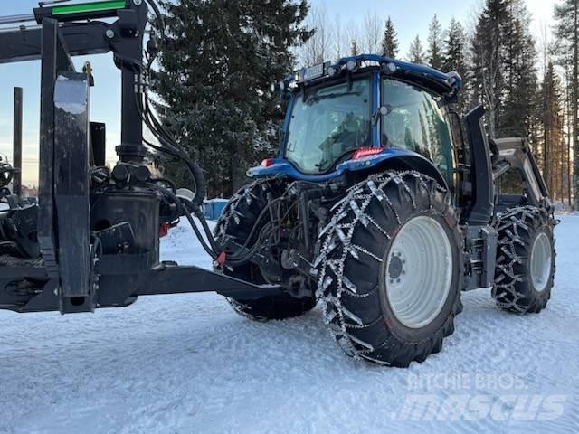 Valtra N 134 A Traktori