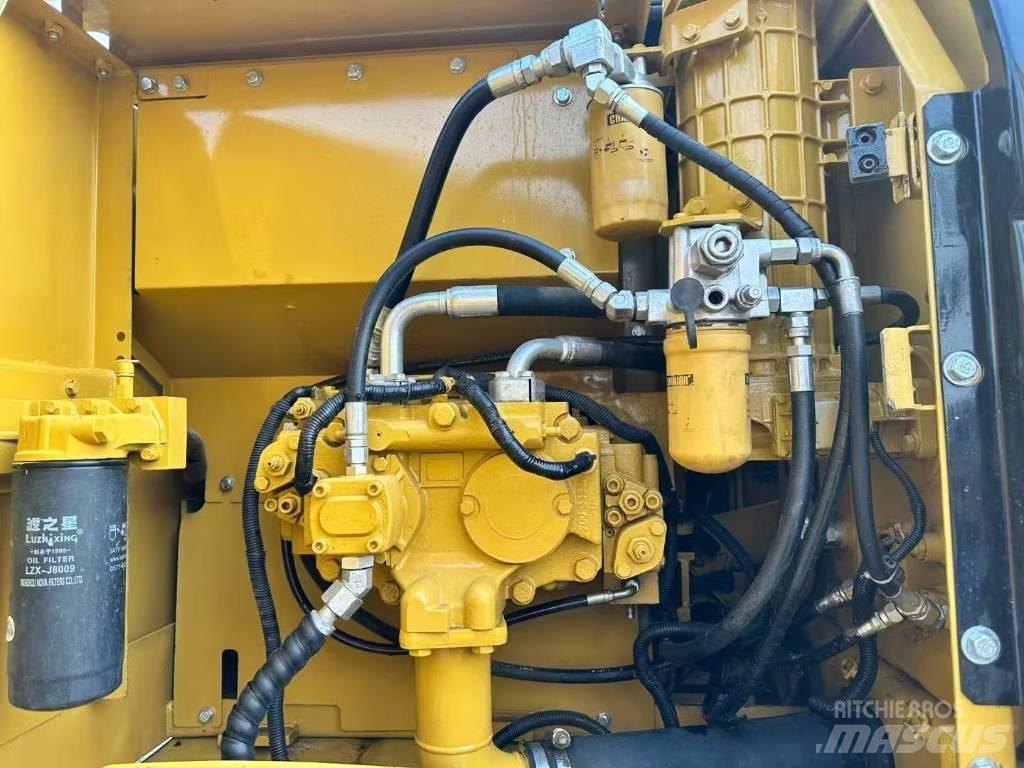 CAT 320 D Kāpurķēžu ekskavatori
