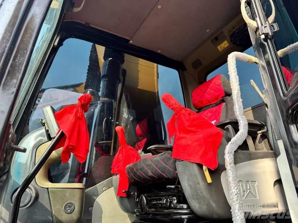 CAT 320 D Kāpurķēžu ekskavatori