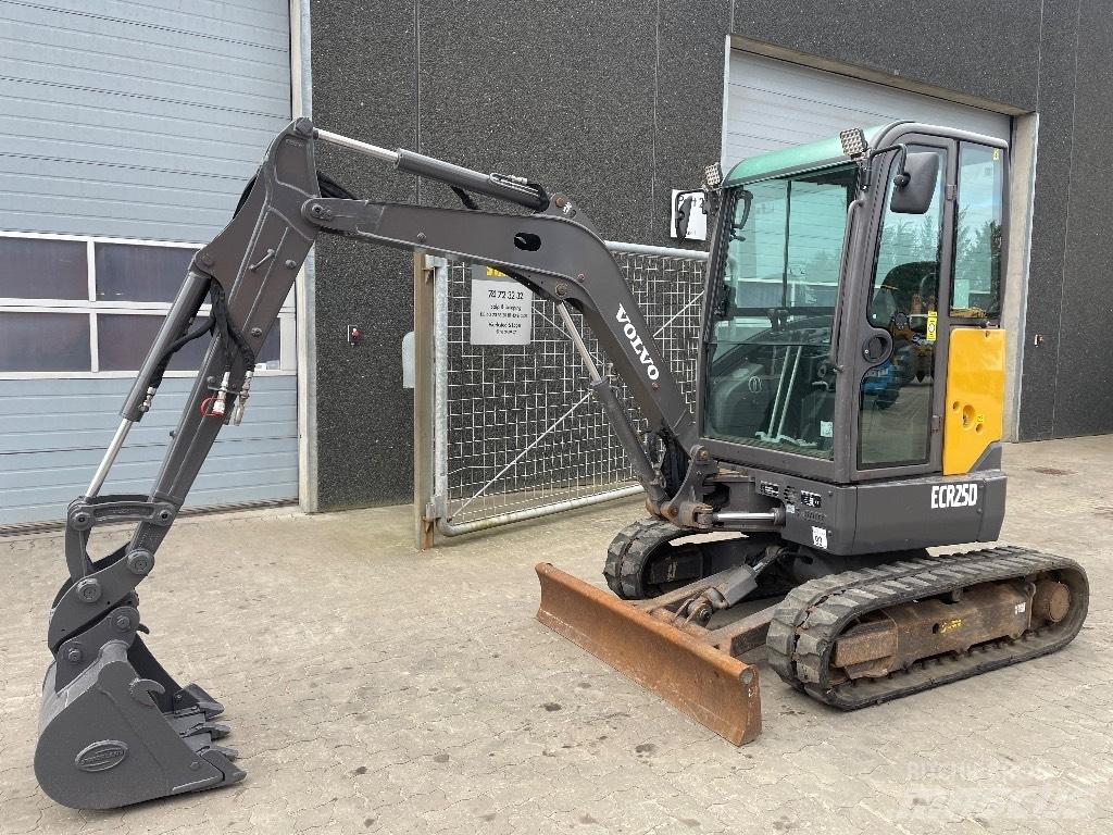 Volvo ECR25D Mini ekskavatori < 7 t