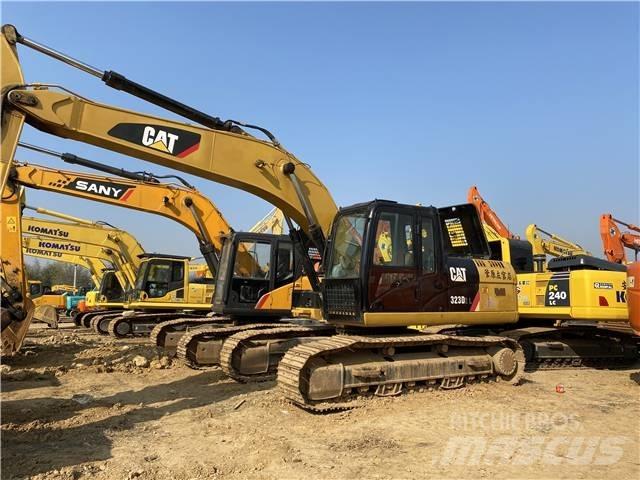 CAT 323D Kāpurķēžu ekskavatori