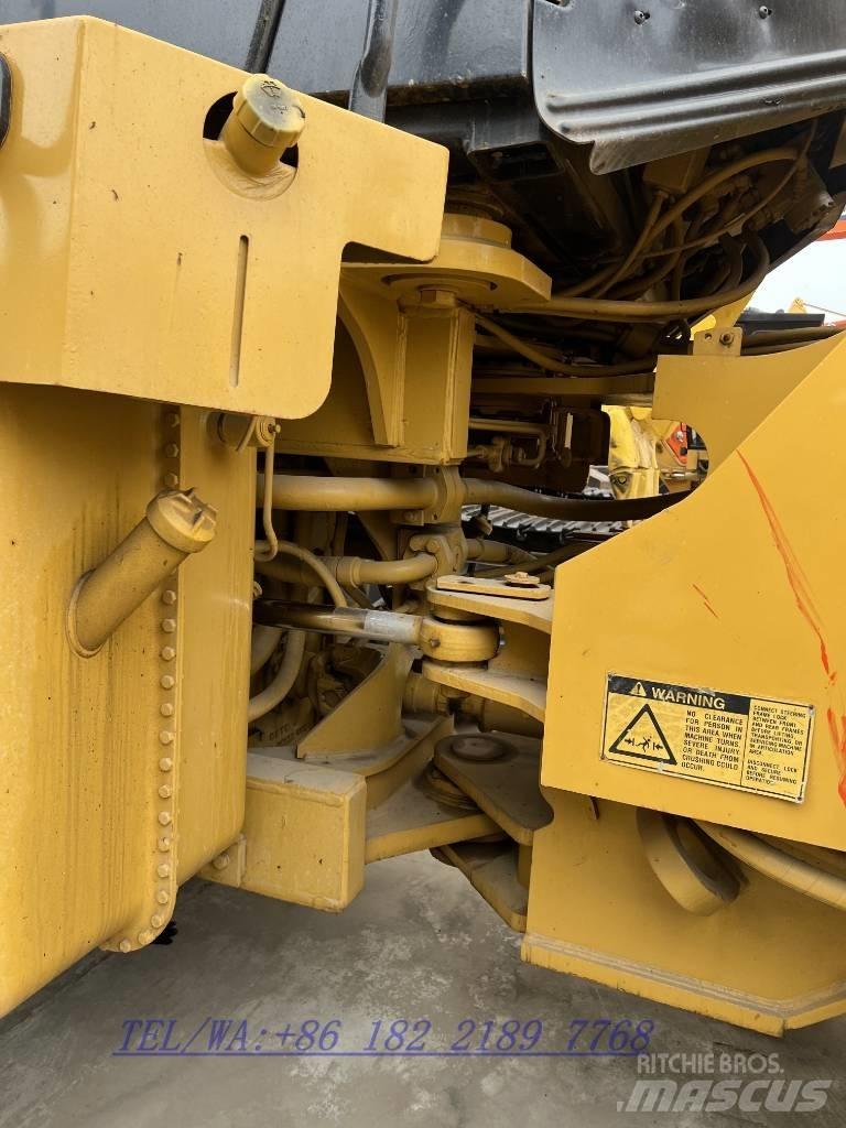 CAT 966G Iekrāvēji uz riteņiem