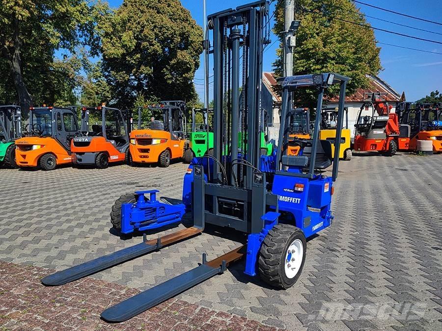 Moffett M3 20.4 Kravas mašīnām piestiprināmie pacēlāji