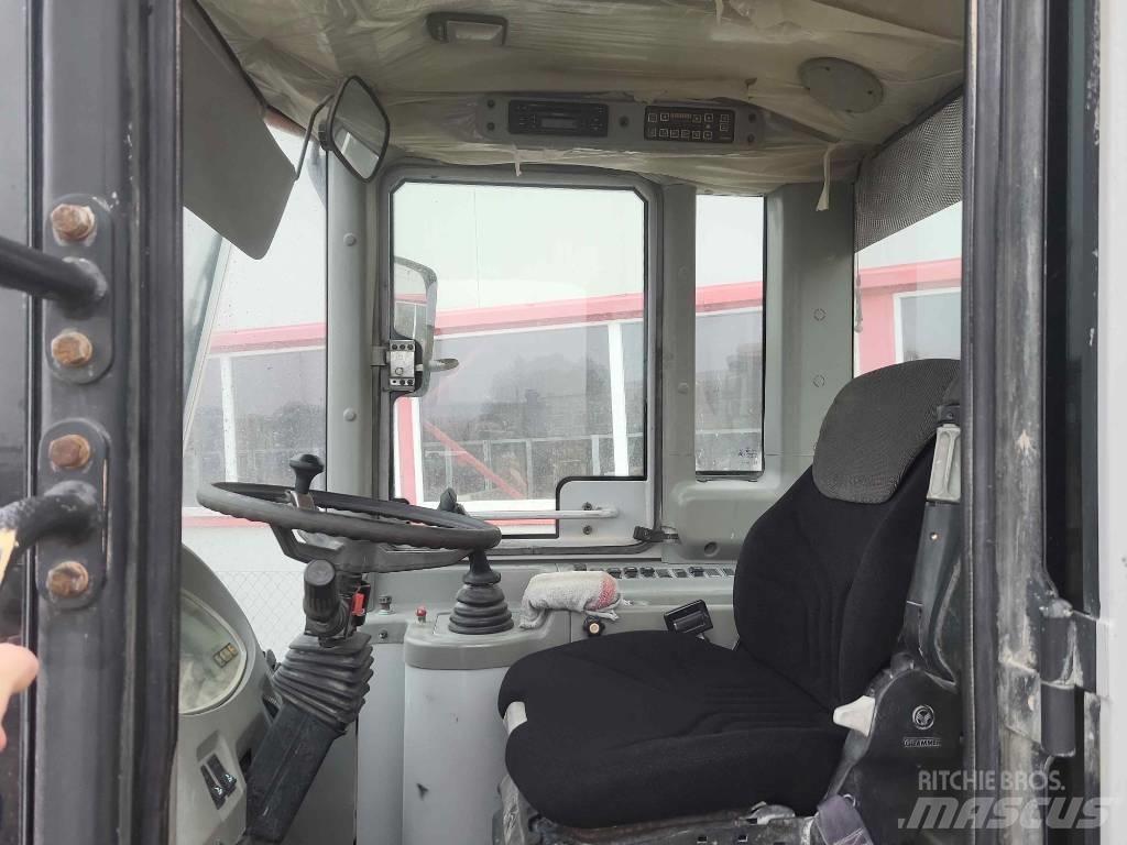 Hyundai HL 740-7 A Iekrāvēji uz riteņiem
