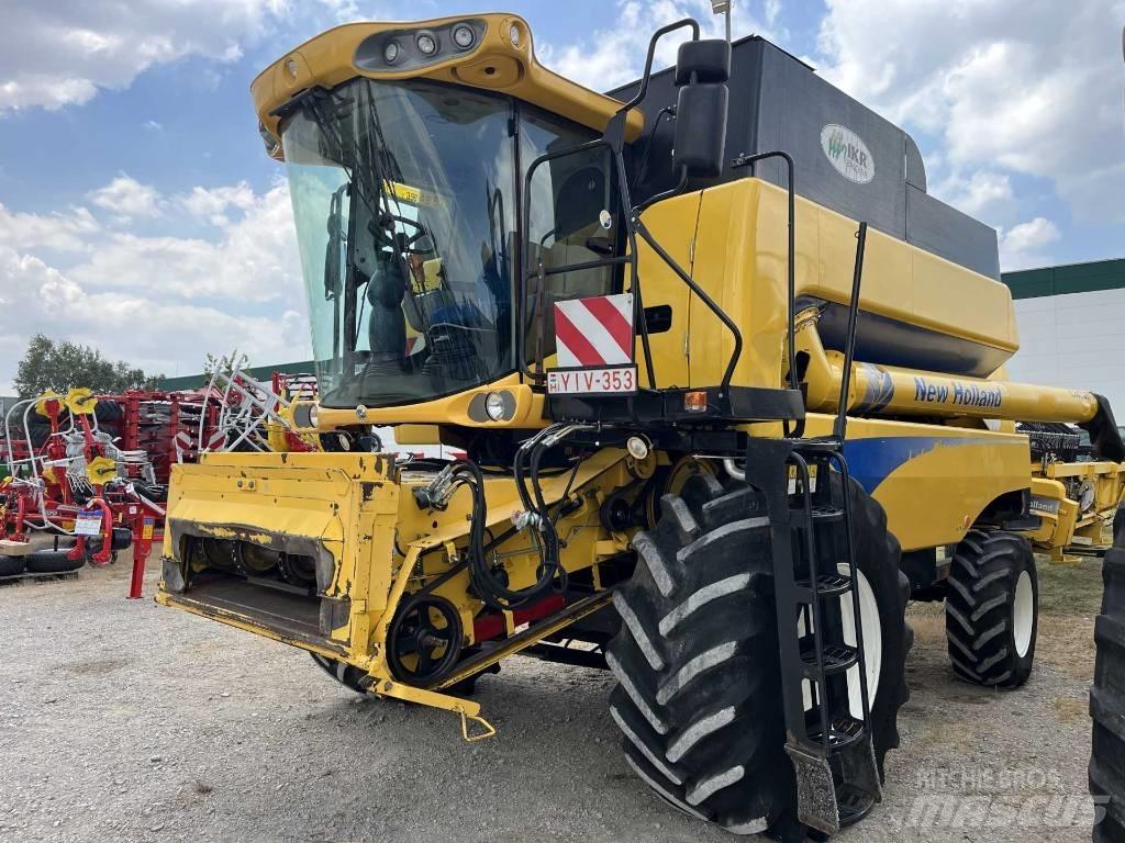 New Holland CSX 7080 Ražas novākšanas kombaini