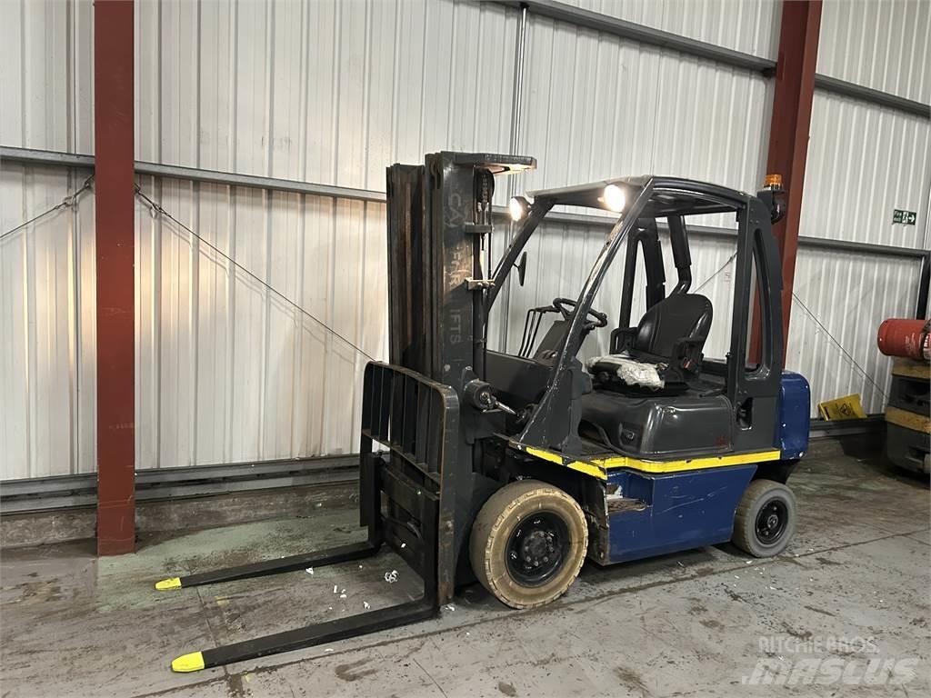 Nissan Y1D2A25Q Tehnika ar dīzeļa dzinēju