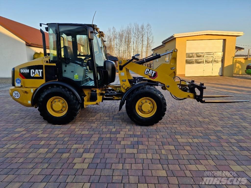 CAT 906 M Iekrāvēji uz riteņiem