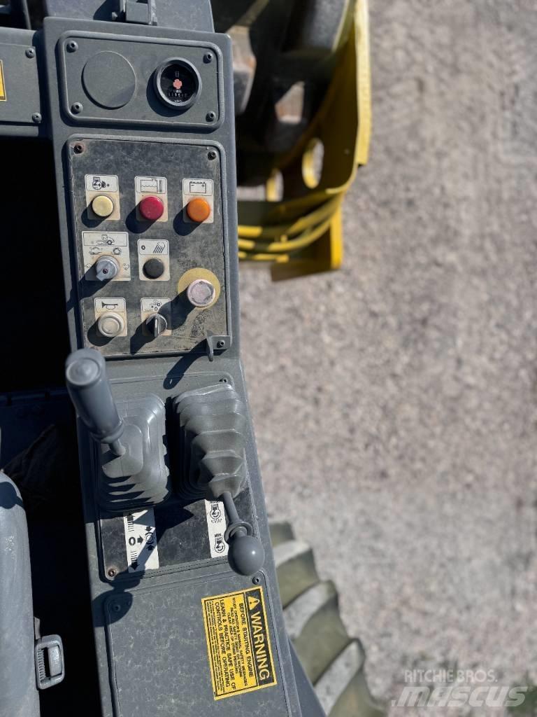 Bomag BW 211 P D-3 Vienvalča grunts veltņi