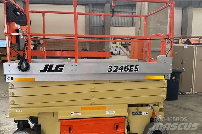 JLG 2014 JLG 3246 Šķerveida pacēlāji