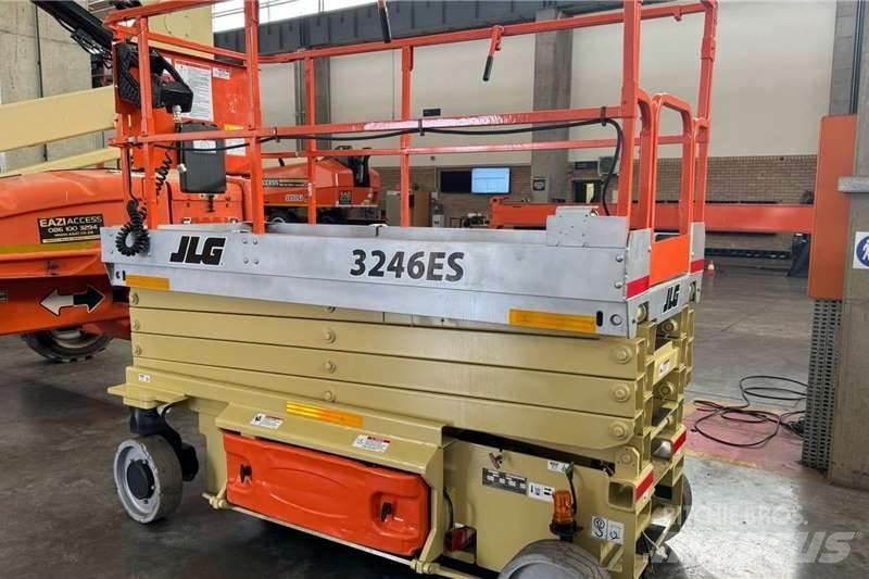 JLG 2014 JLG 3246 Šķerveida pacēlāji