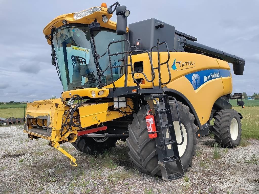 New Holland CX 8070 Ražas novākšanas kombaini