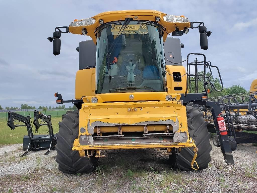 New Holland CX 8070 Ražas novākšanas kombaini