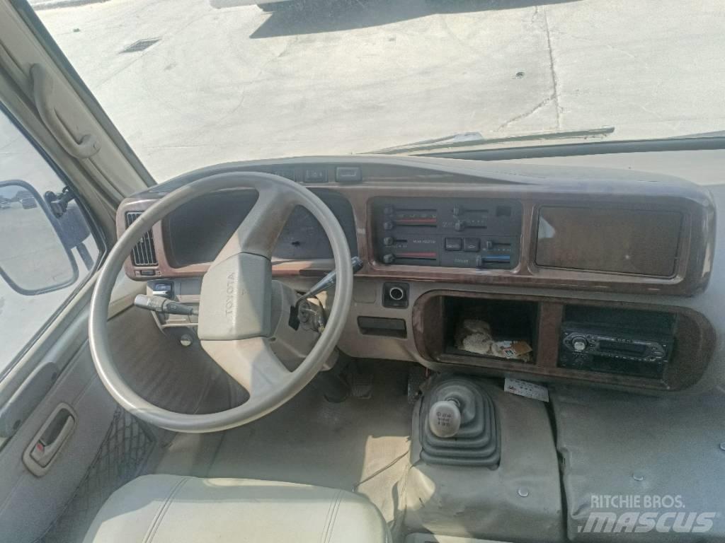 Toyota Coaster Bus Mikroautobusi