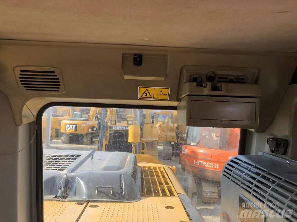 CAT 320 D Kāpurķēžu ekskavatori