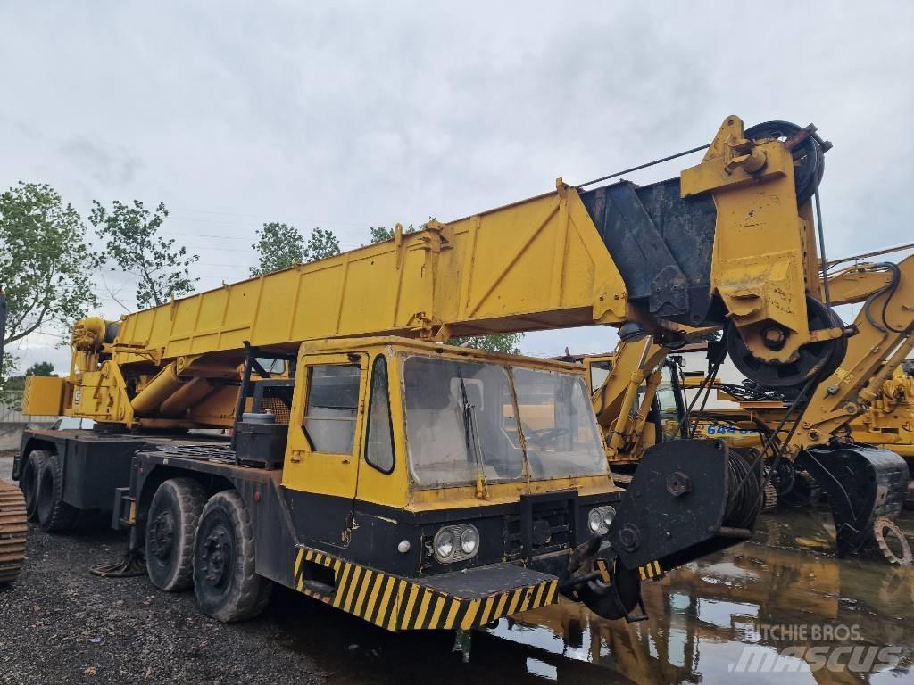 Grove TMS 475 Celtņi nelīdzenām virsmām