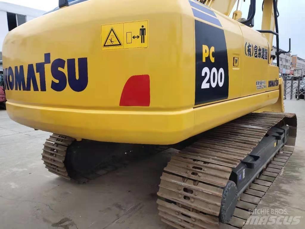Komatsu PC 200 Kāpurķēžu ekskavatori