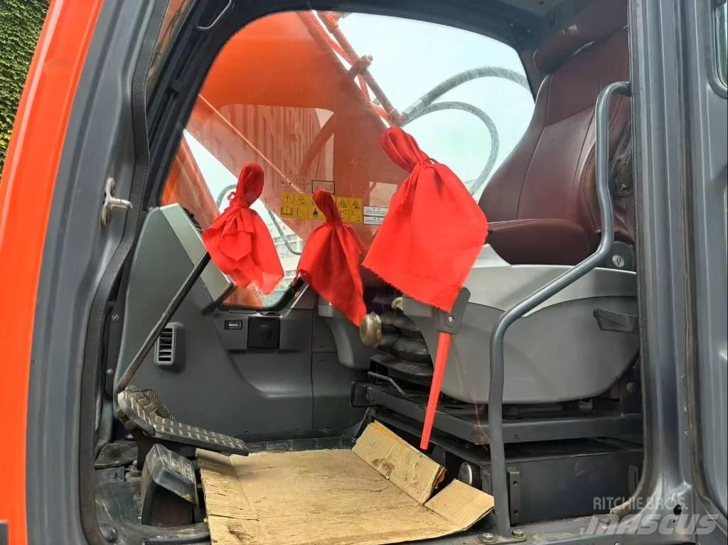 Doosan DX 225 LC Kāpurķēžu ekskavatori