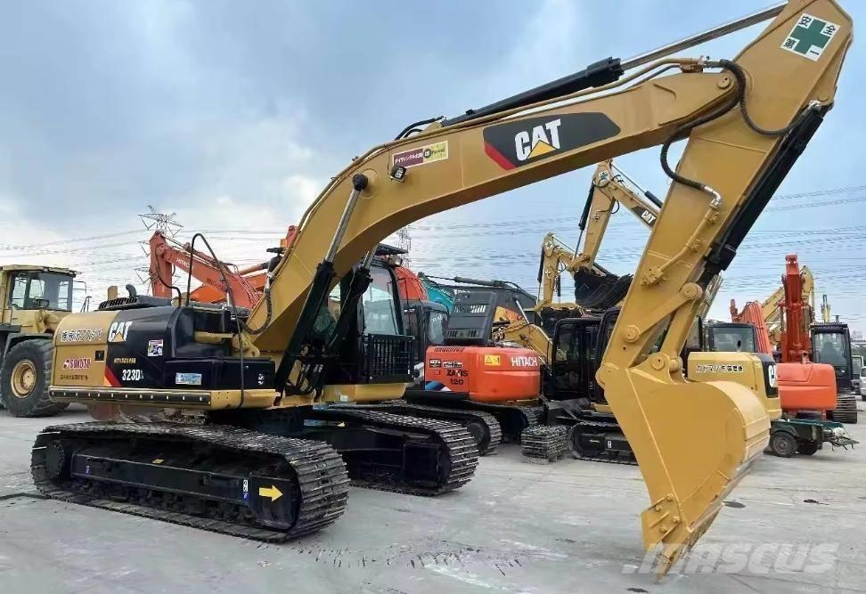 CAT 323 D Kāpurķēžu ekskavatori