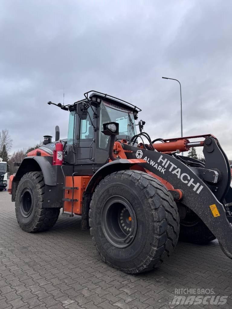 Hitachi ZW 220-7 Iekrāvēji uz riteņiem
