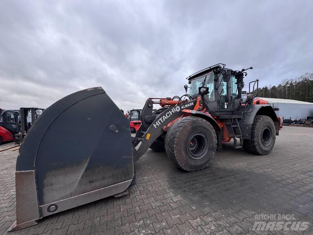 Hitachi ZW 220-7 Iekrāvēji uz riteņiem