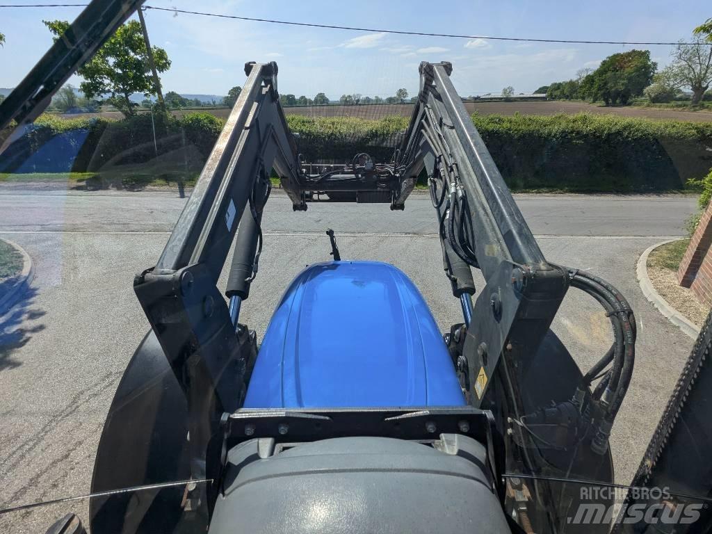 New Holland TSA115A Traktori