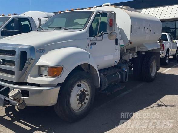 Ford F750 Autocisterna
