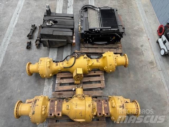 CAT 938 Iekrāvēji uz riteņiem