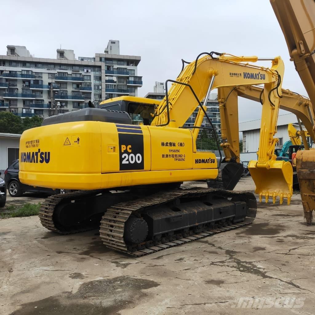 Komatsu PC200-7 Kāpurķēžu ekskavatori