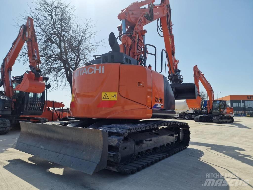 Hitachi ZX135-6 Kāpurķēžu ekskavatori