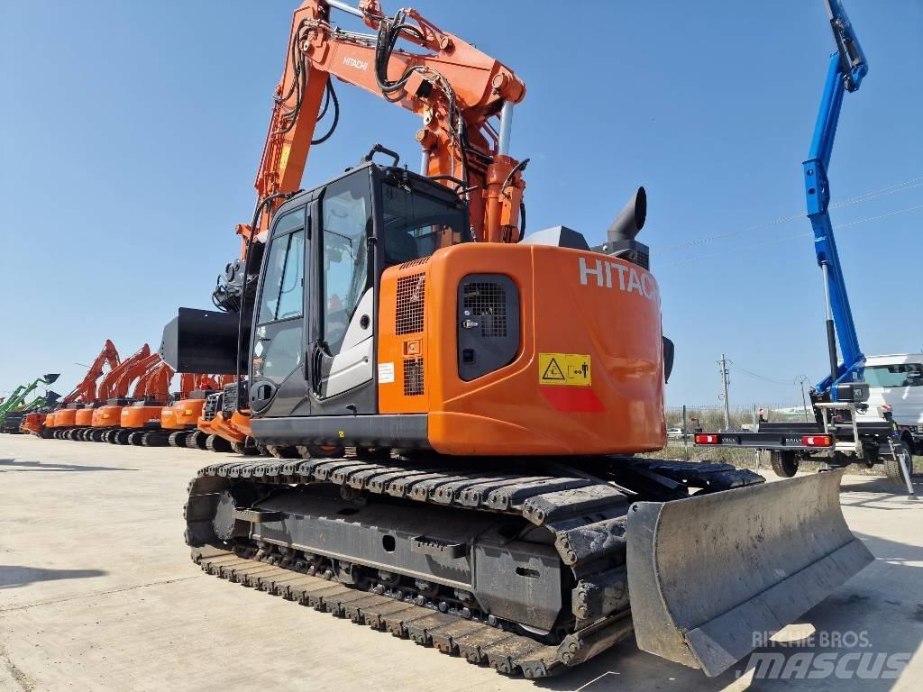 Hitachi ZX135-6 Kāpurķēžu ekskavatori
