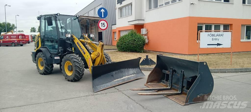 Komatsu WA 70 Iekrāvēji uz riteņiem