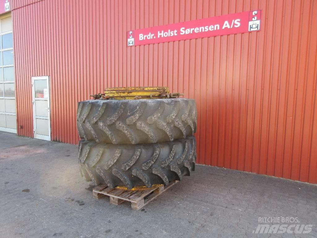 Firestone 20.8-38 Riepas, riteņi un diski