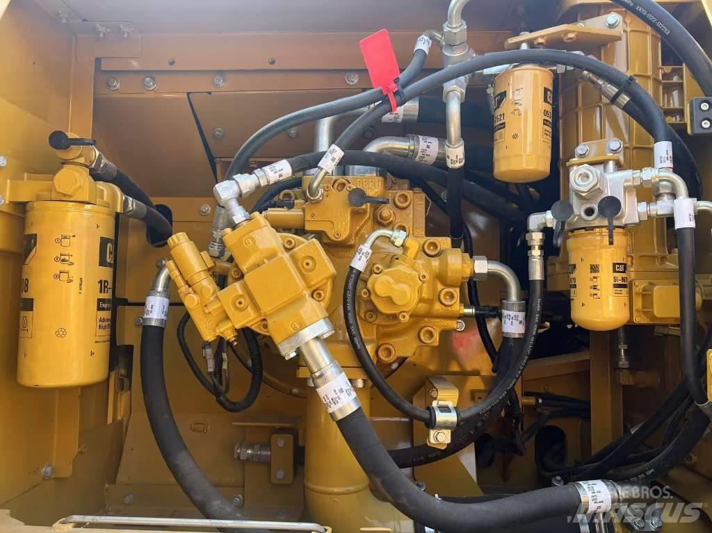 CAT 330 D Kāpurķēžu ekskavatori