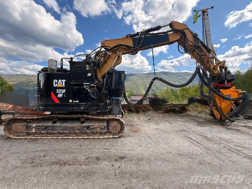 CAT 325 FL CR Īpašie ekskavatori