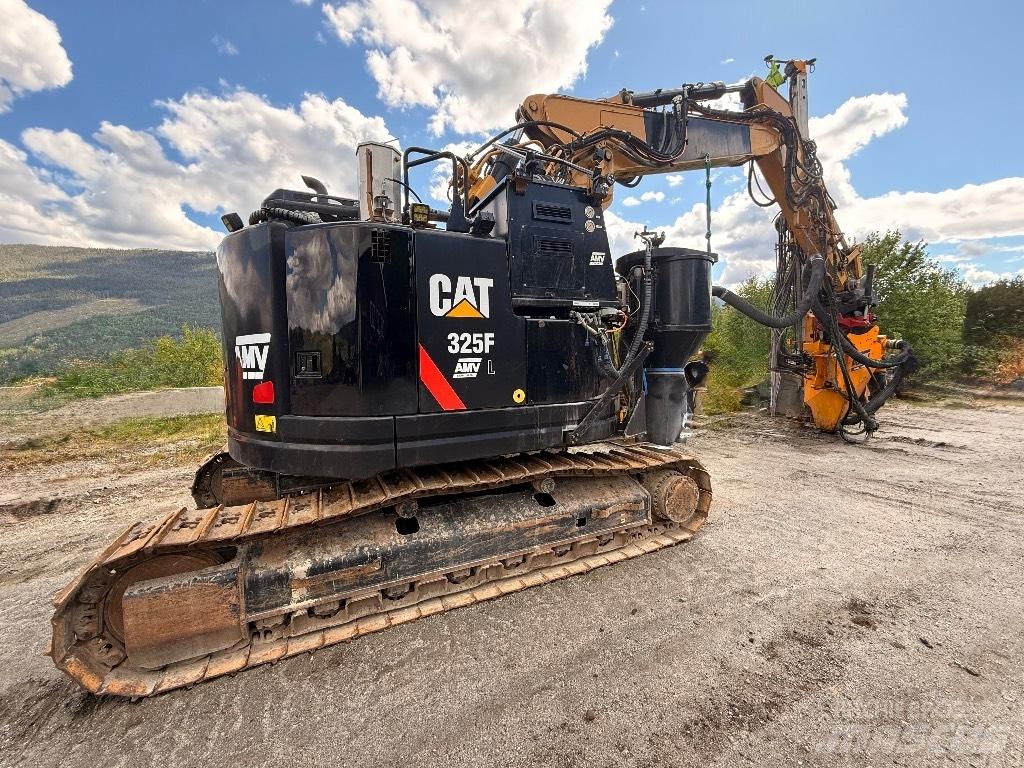 CAT 325 FL CR Īpašie ekskavatori