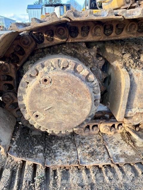 CAT 322 CL Kāpurķēžu ekskavatori