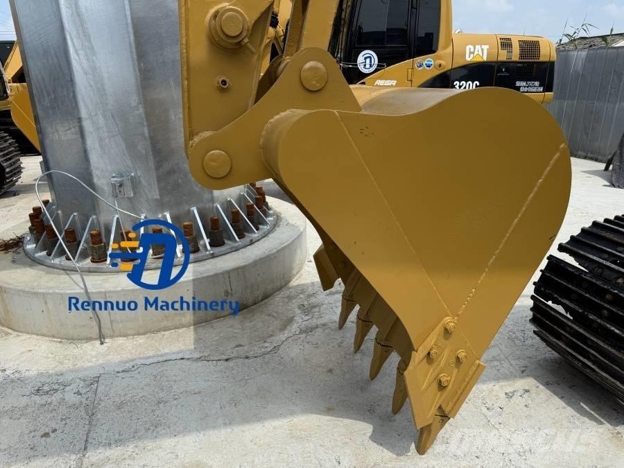 CAT 320B Kāpurķēžu ekskavatori