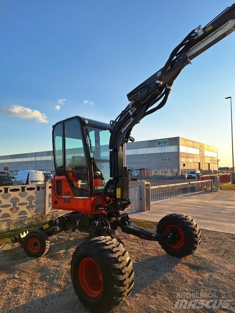 Euromach R25 Īpašie ekskavatori