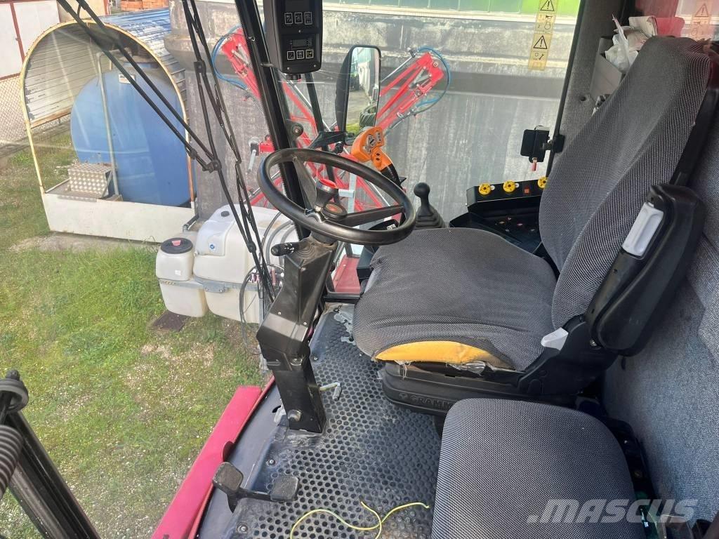 Laverda 25.50 Ražas novākšanas kombaini