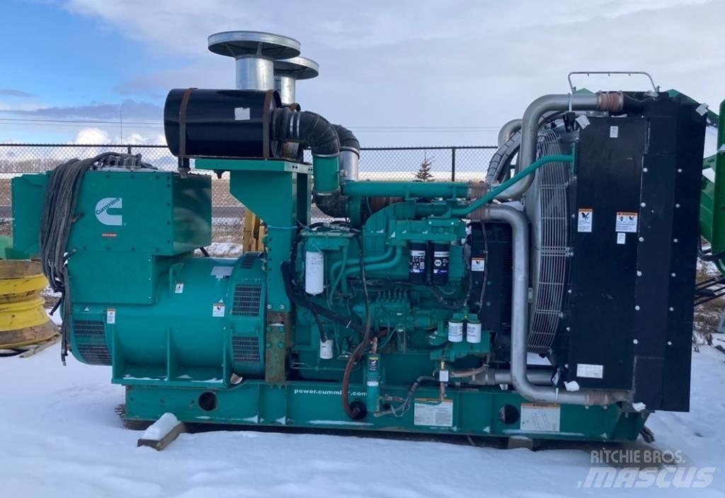 Cummins QST30G5 Dīzeļģeneratori
