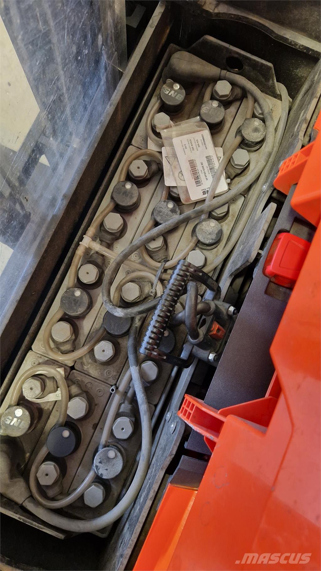 BT SWE200D Pašgājēji krautnētāji