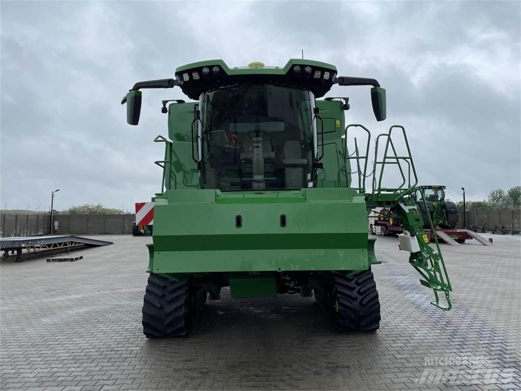 John Deere X9 - 1100 Ražas novākšanas kombaini