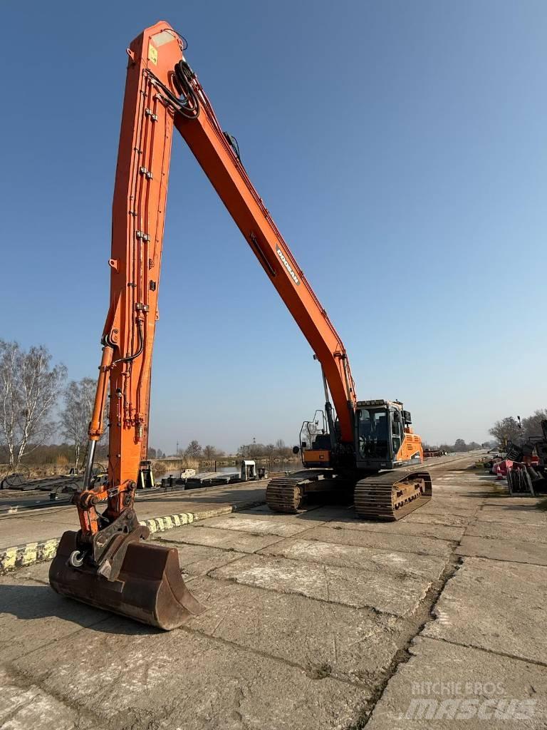 Doosan DX 300 LC-5 Ekskavatori tālās sniedzamības darbiem