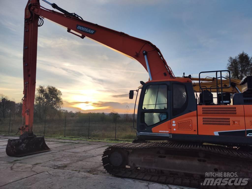 Doosan DX 300 LC-5 Ekskavatori tālās sniedzamības darbiem