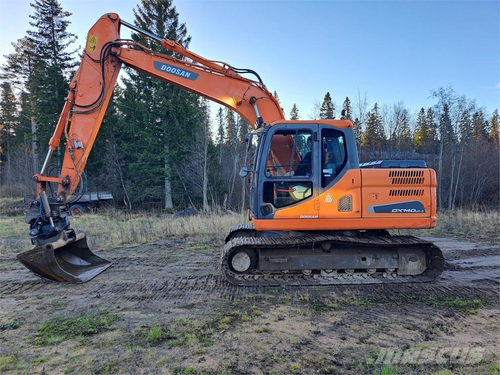 Doosan DX 140 LC-3 Kāpurķēžu ekskavatori