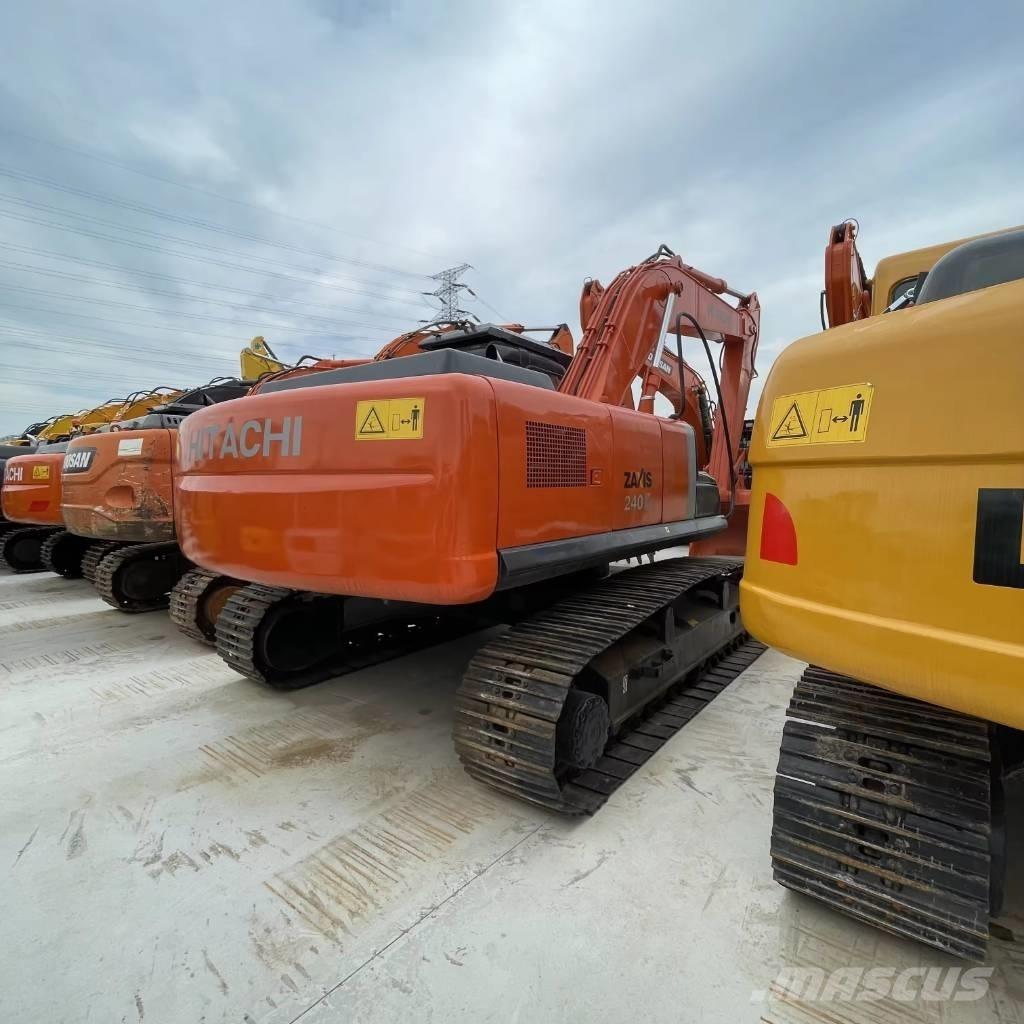 Hitachi ZX 240 Kāpurķēžu ekskavatori