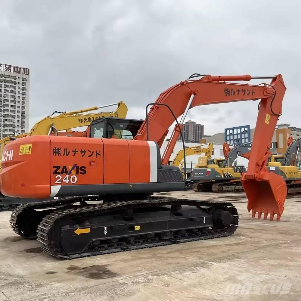 Hitachi ZX 240 Kāpurķēžu ekskavatori