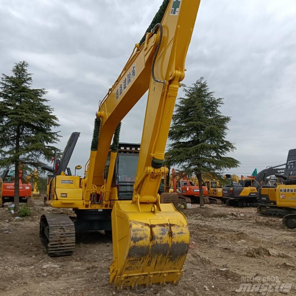 Komatsu PC 220-8 Kāpurķēžu ekskavatori